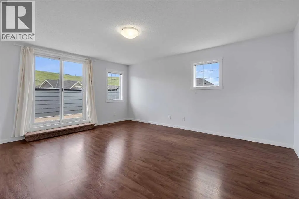 237 Cranbrook Square SE