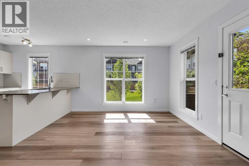 237 Cranbrook Square SE