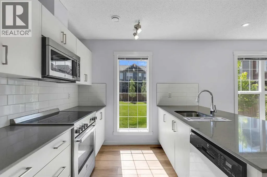 237 Cranbrook Square SE