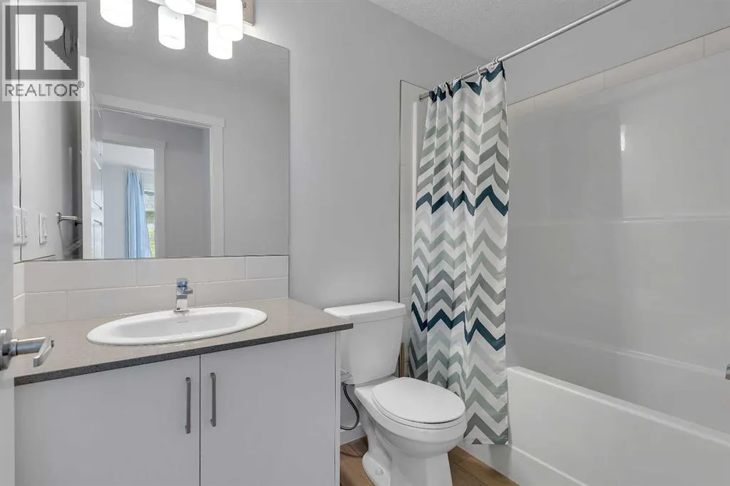 237 Cranbrook Square SE