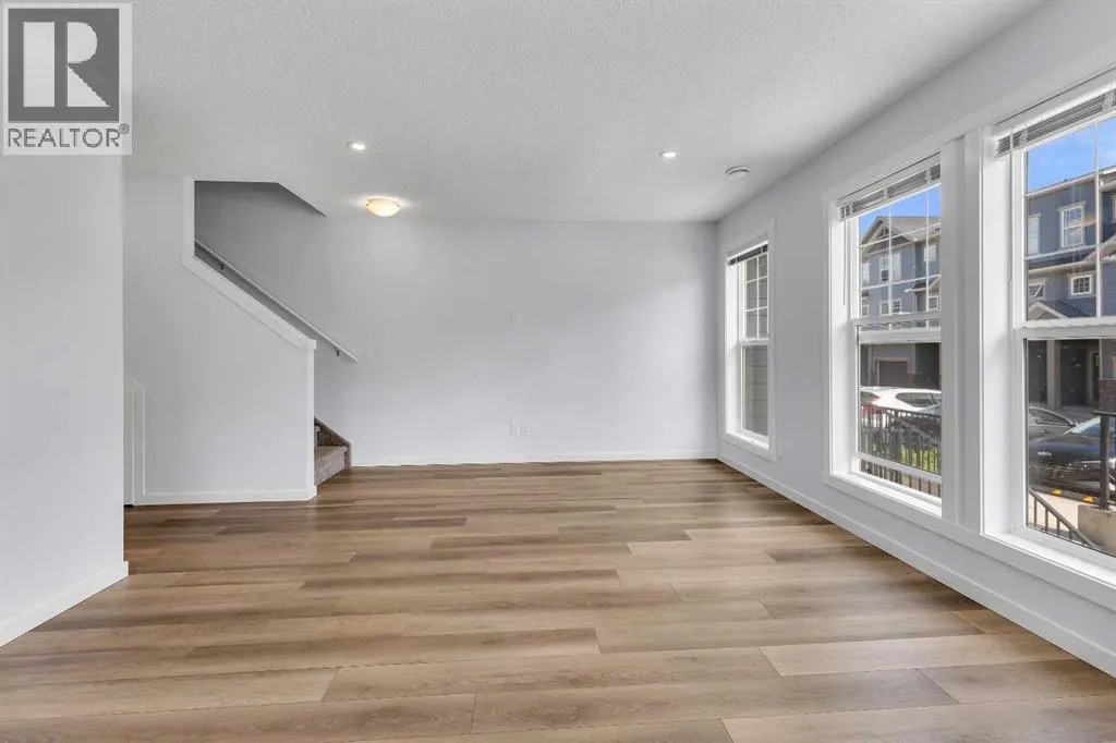237 Cranbrook Square SE
