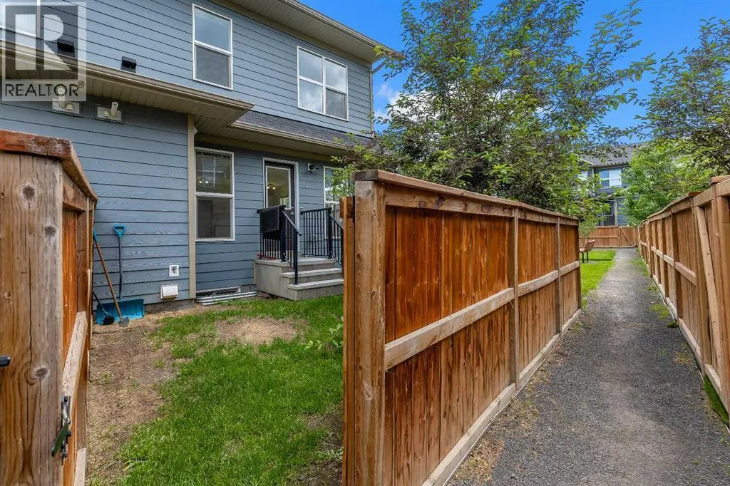 237 Cranbrook Square SE