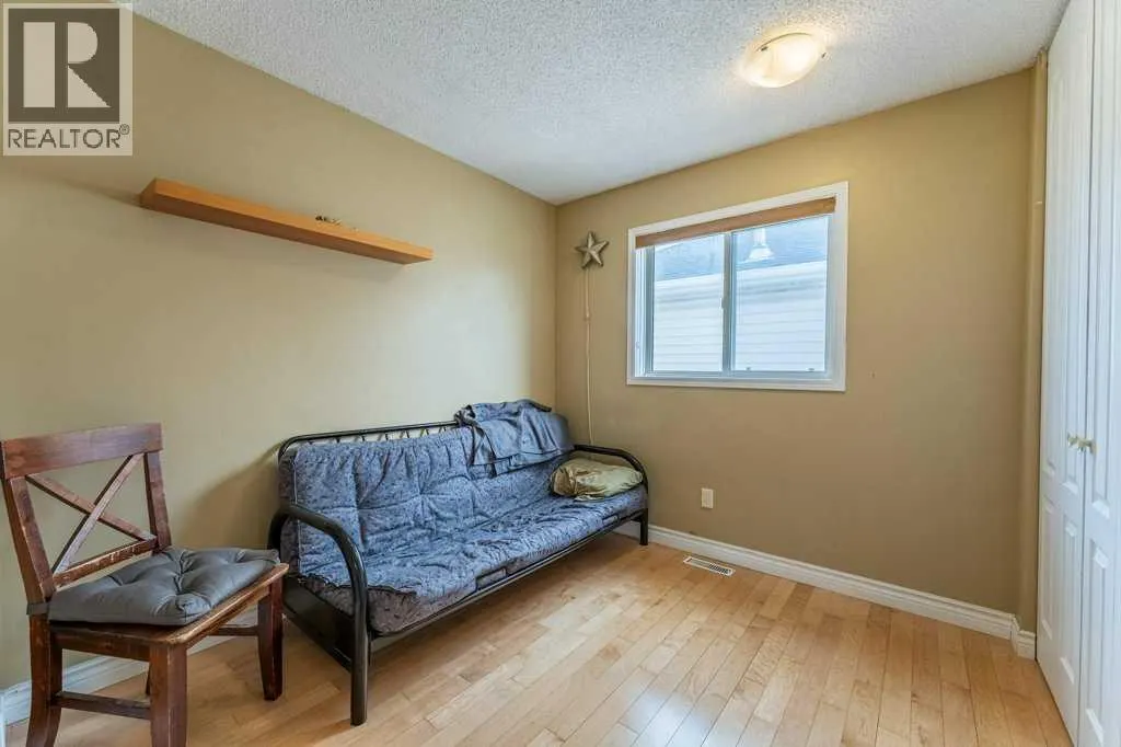 250 Mt Lorette Close SE