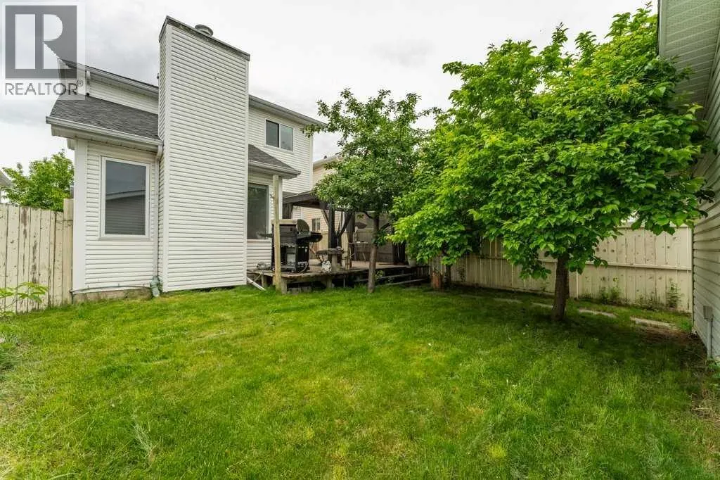 250 Mt Lorette Close SE