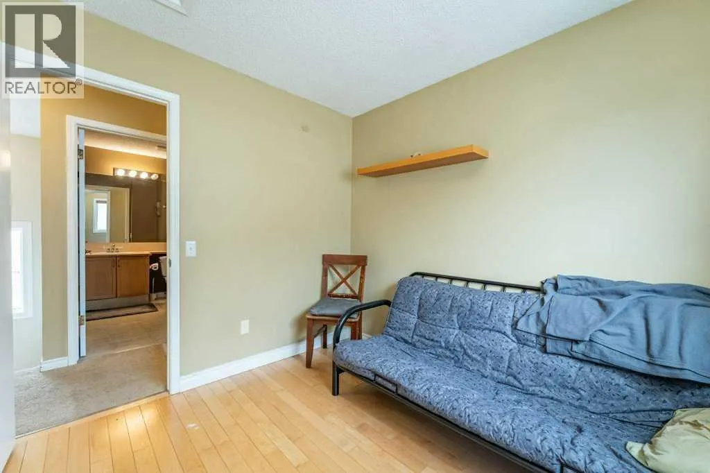 250 Mt Lorette Close SE