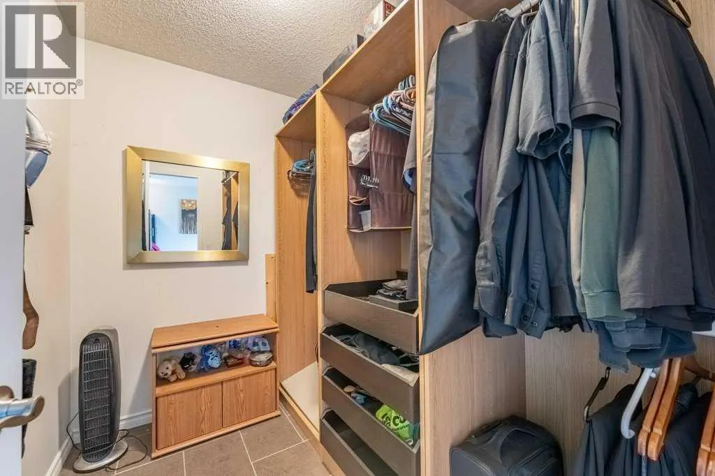 250 Mt Lorette Close SE