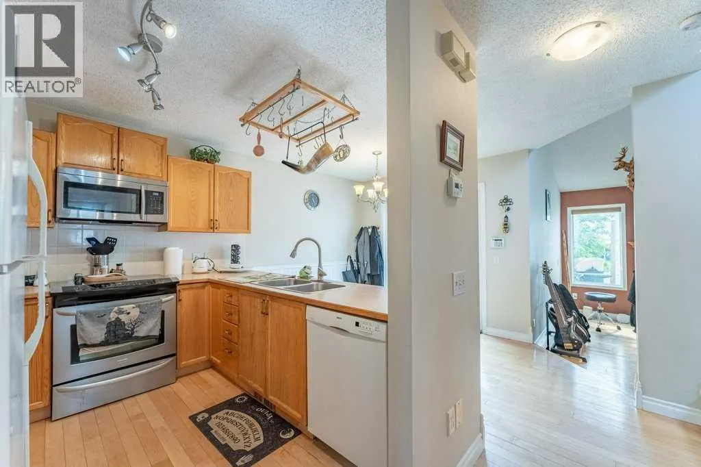 250 Mt Lorette Close SE
