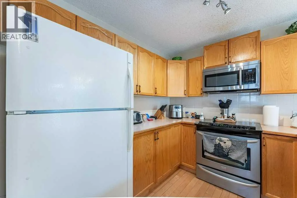 250 Mt Lorette Close SE