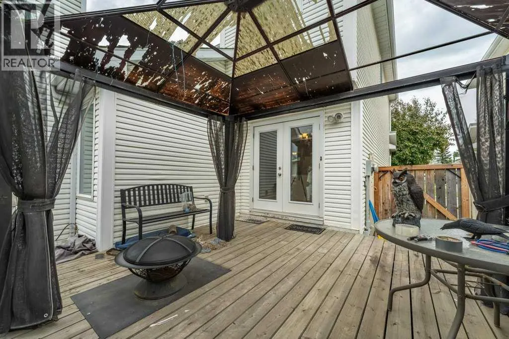 250 Mt Lorette Close SE