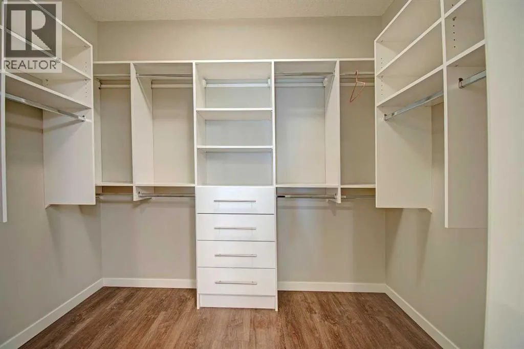 208, 12 Mahogany Path SE