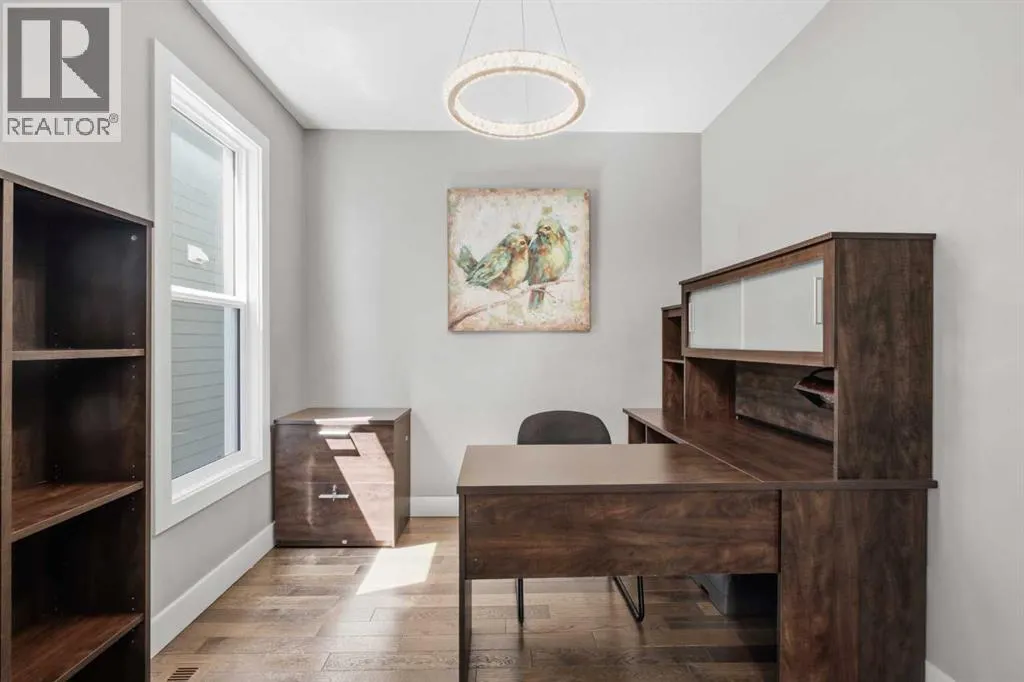 11 MARQUIS Crescent SE