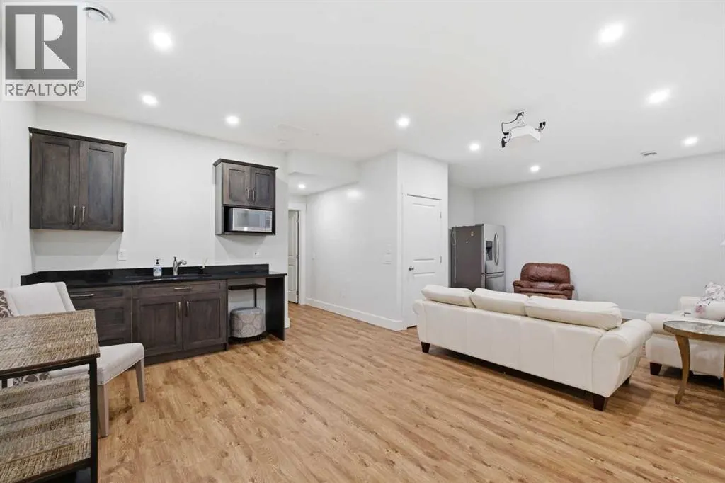 11 MARQUIS Crescent SE