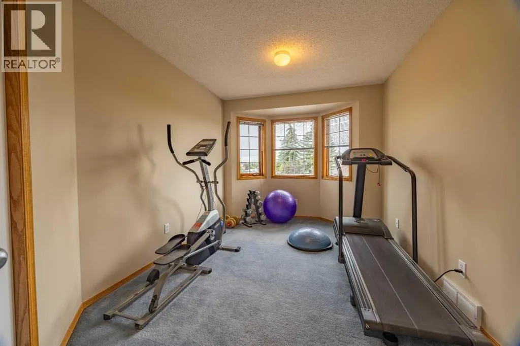 19 Mckenzie Lake Manor SE