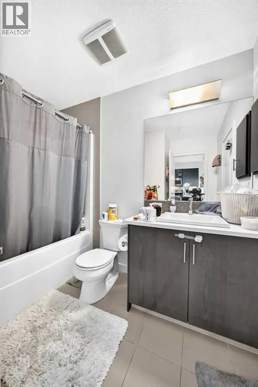 231, 25 Auburn Meadows Avenue SE