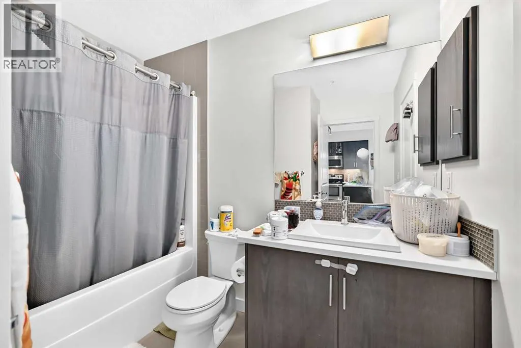 231, 25 Auburn Meadows Avenue SE