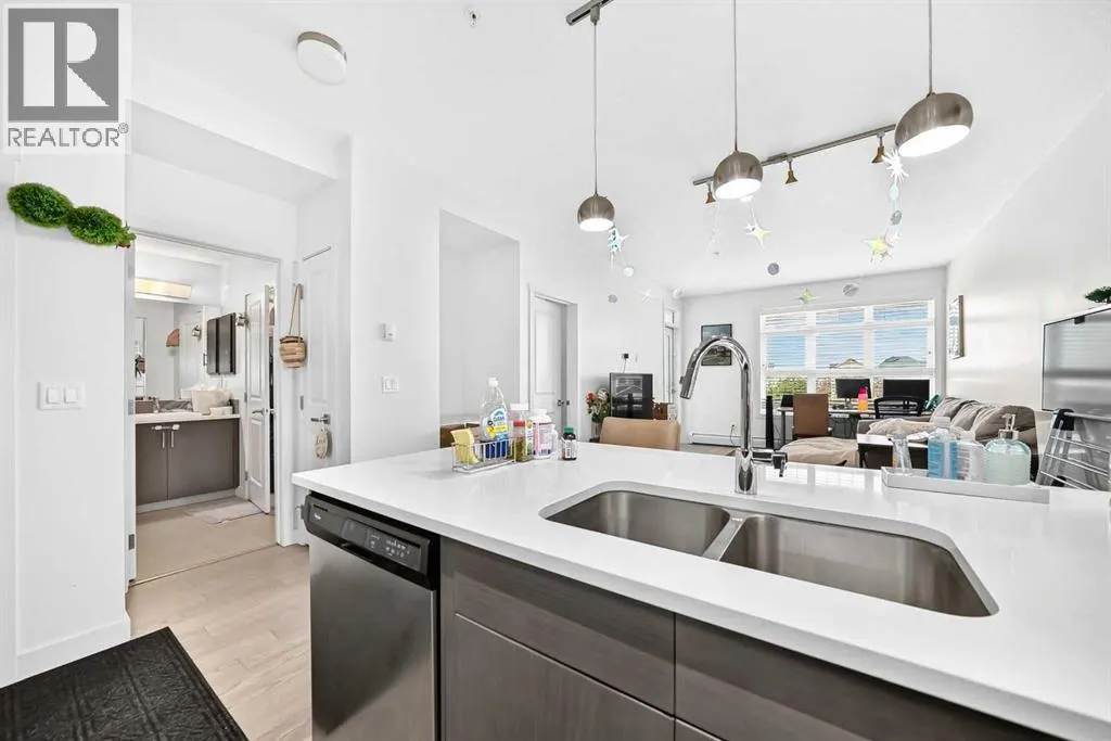 231, 25 Auburn Meadows Avenue SE