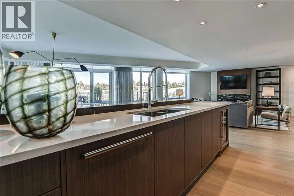 501, 128 Waterfront Court SW