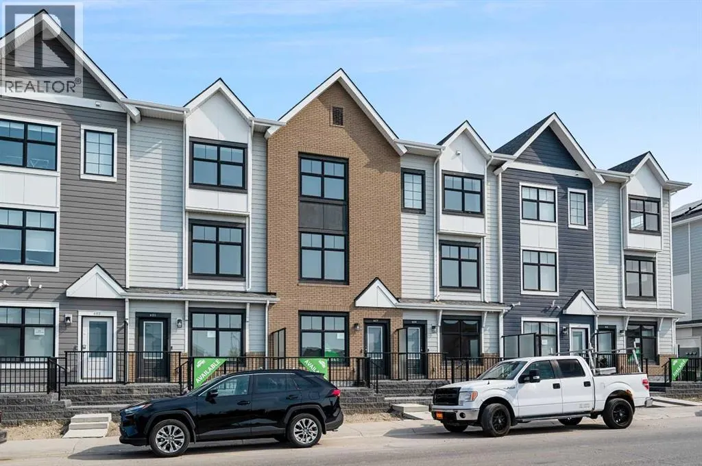607 Mahogany Road SE