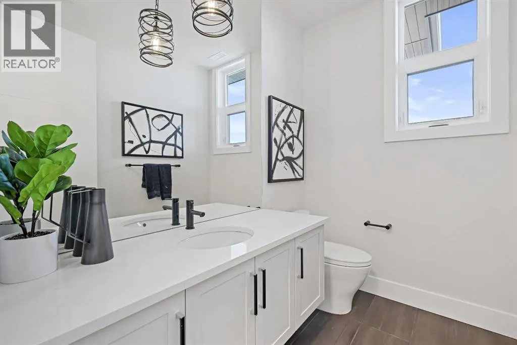 302, 170 Marina Cove SE