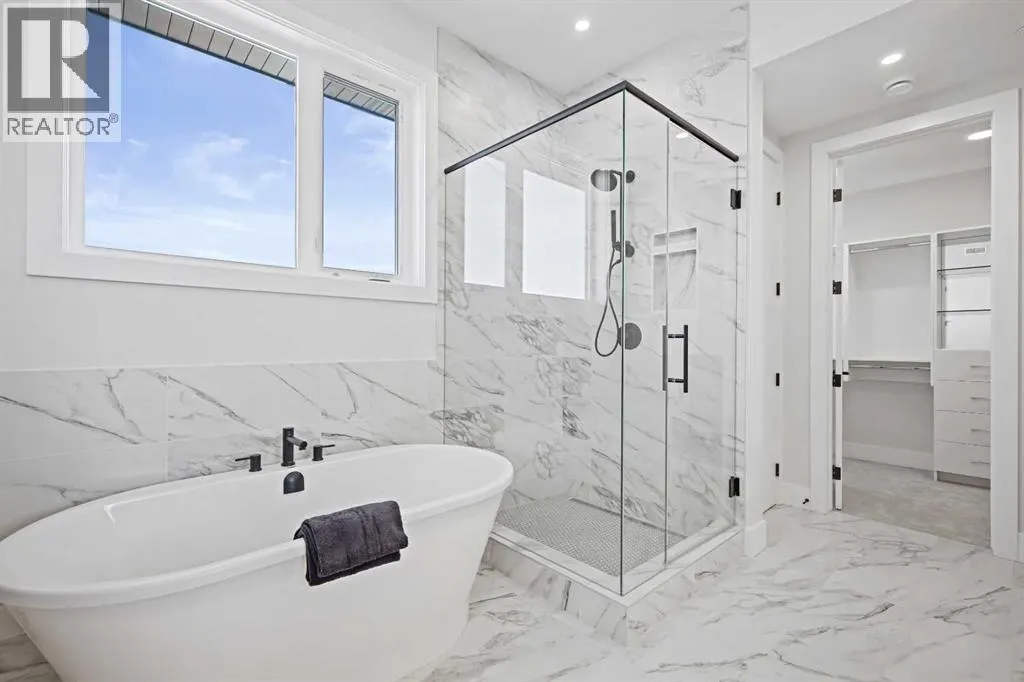 302, 170 Marina Cove SE