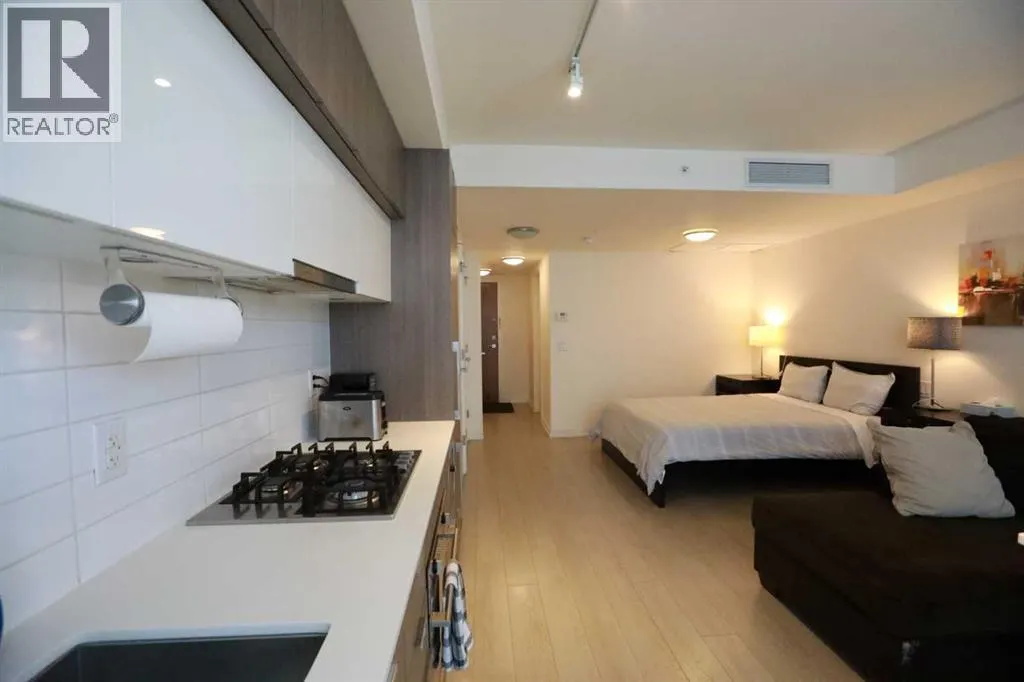 304, 51 Waterfront Mews SW