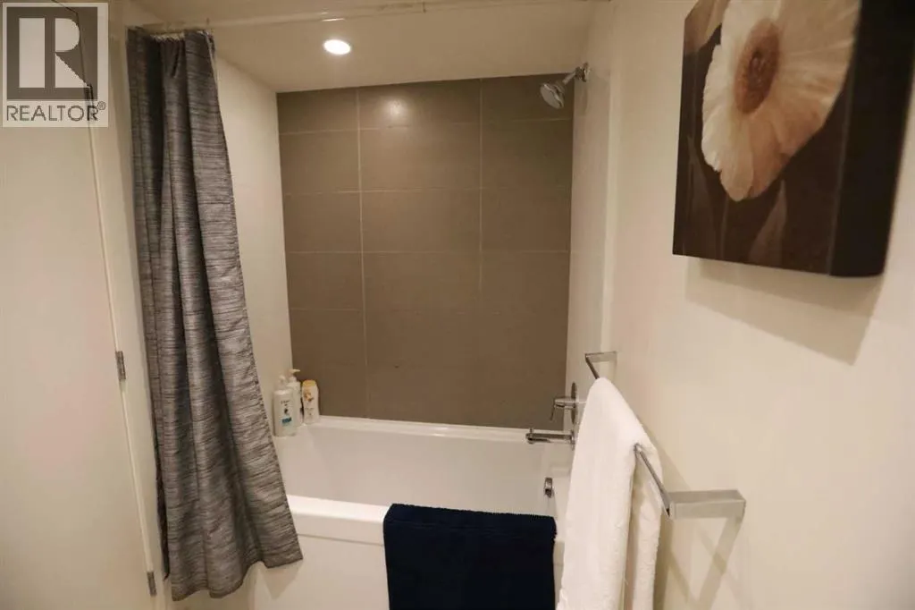 304, 51 Waterfront Mews SW