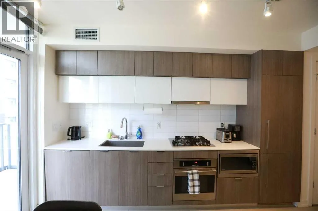 304, 51 Waterfront Mews SW