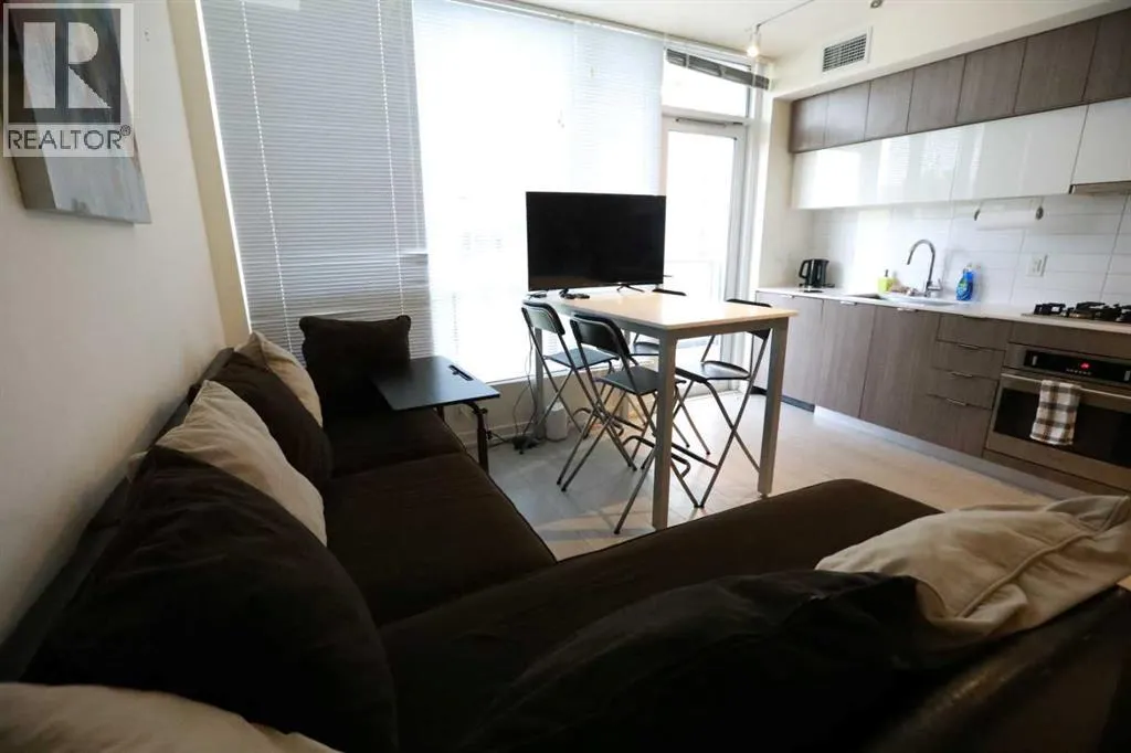 304, 51 Waterfront Mews SW