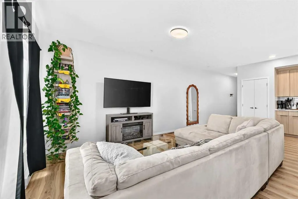 3208, 220 Seton Grove SE
