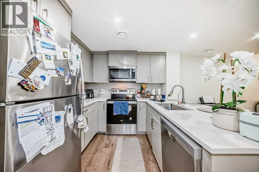 138 Silver Spruce Grove SW