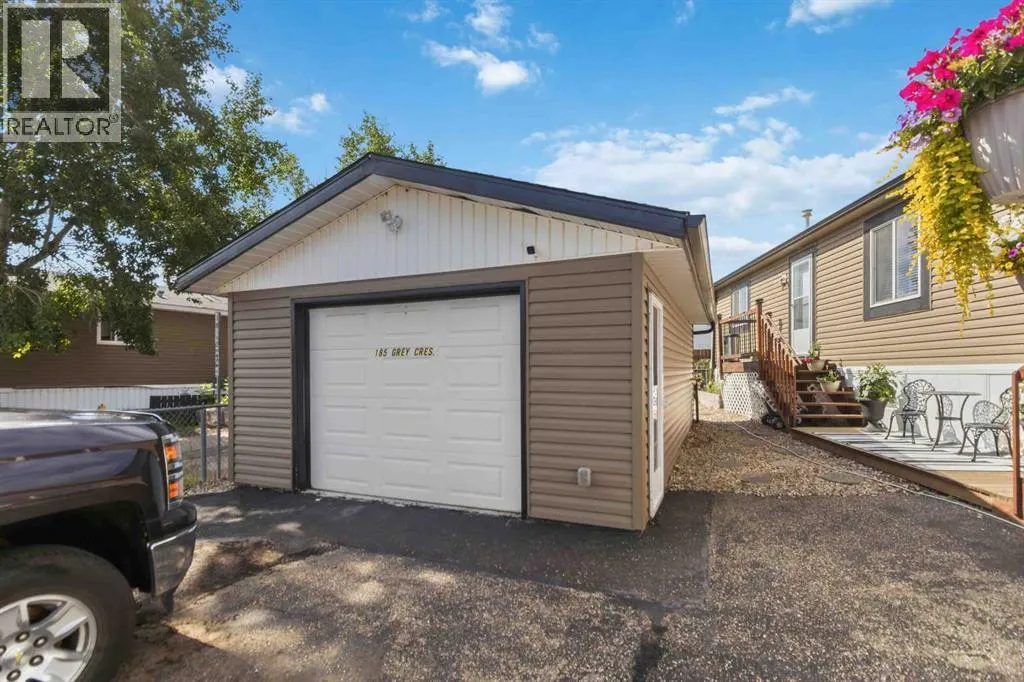185 Grey Crescent