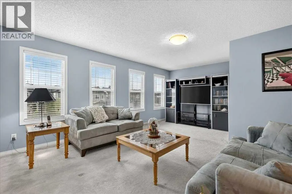 18 Copperstone Drive SE