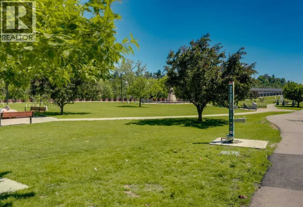 806, 118 Waterfront Court SW