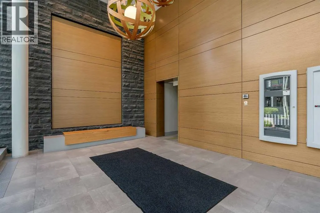 806, 118 Waterfront Court SW
