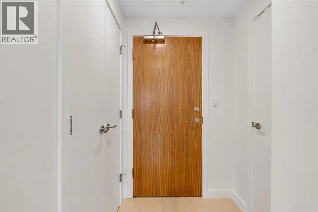 806, 118 Waterfront Court SW