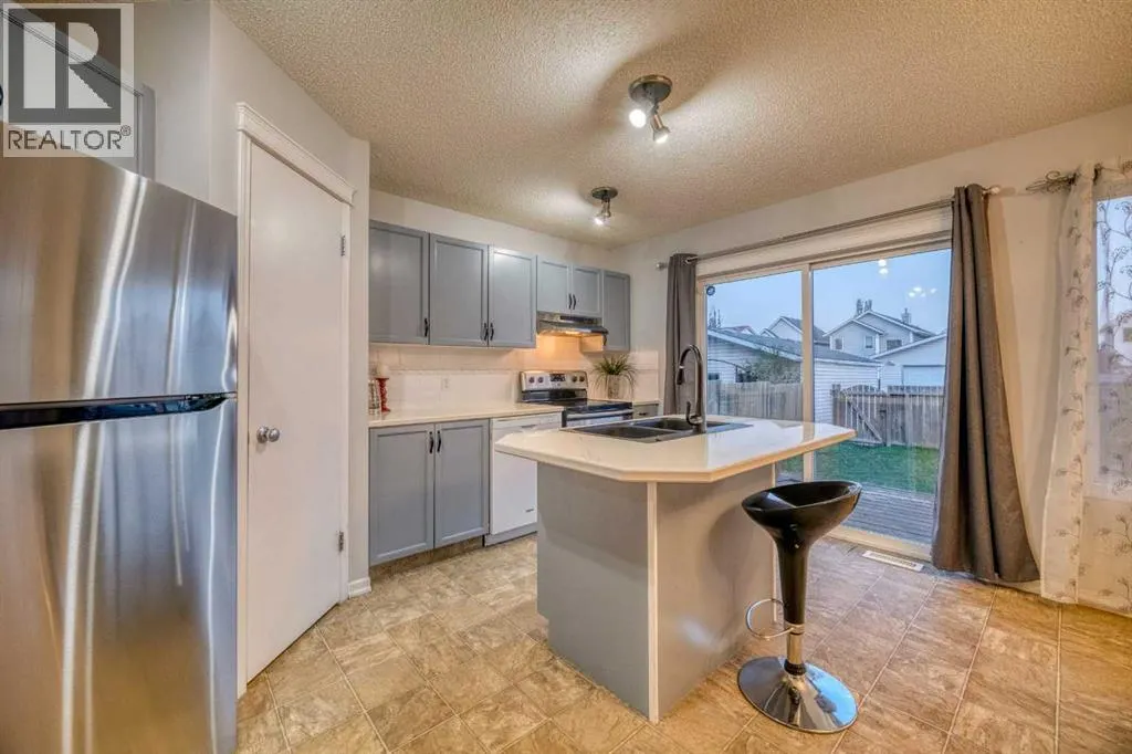 81 Prestwick Avenue SE