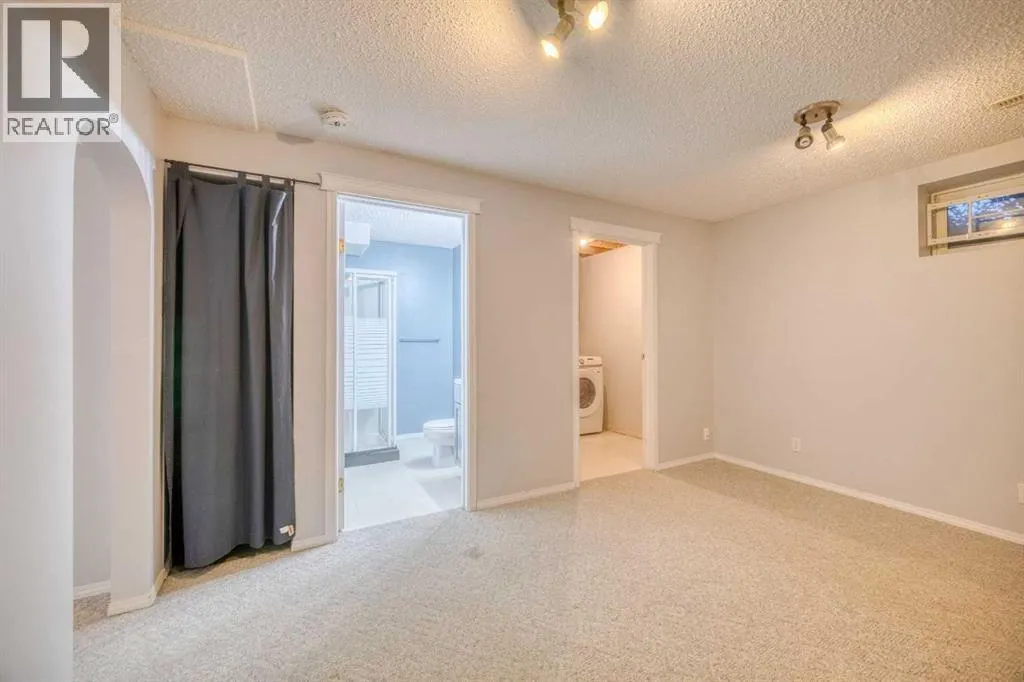 81 Prestwick Avenue SE