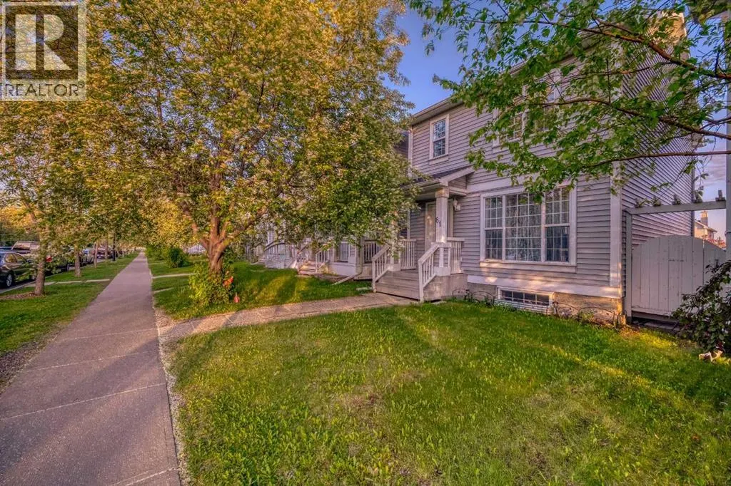 81 Prestwick Avenue SE