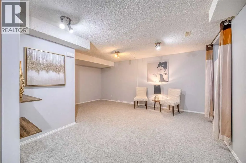 81 Prestwick Avenue SE
