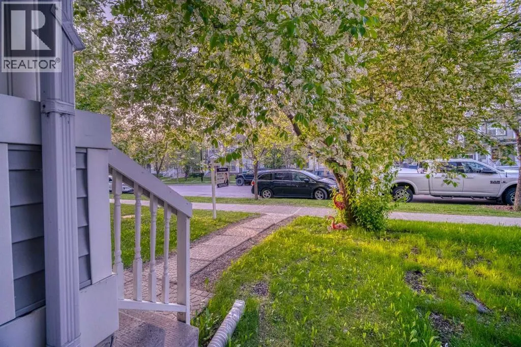 81 Prestwick Avenue SE