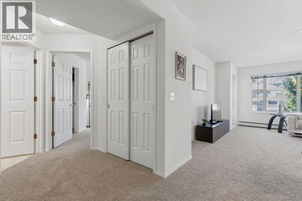 1210, 1210 Sienna Park Green SW