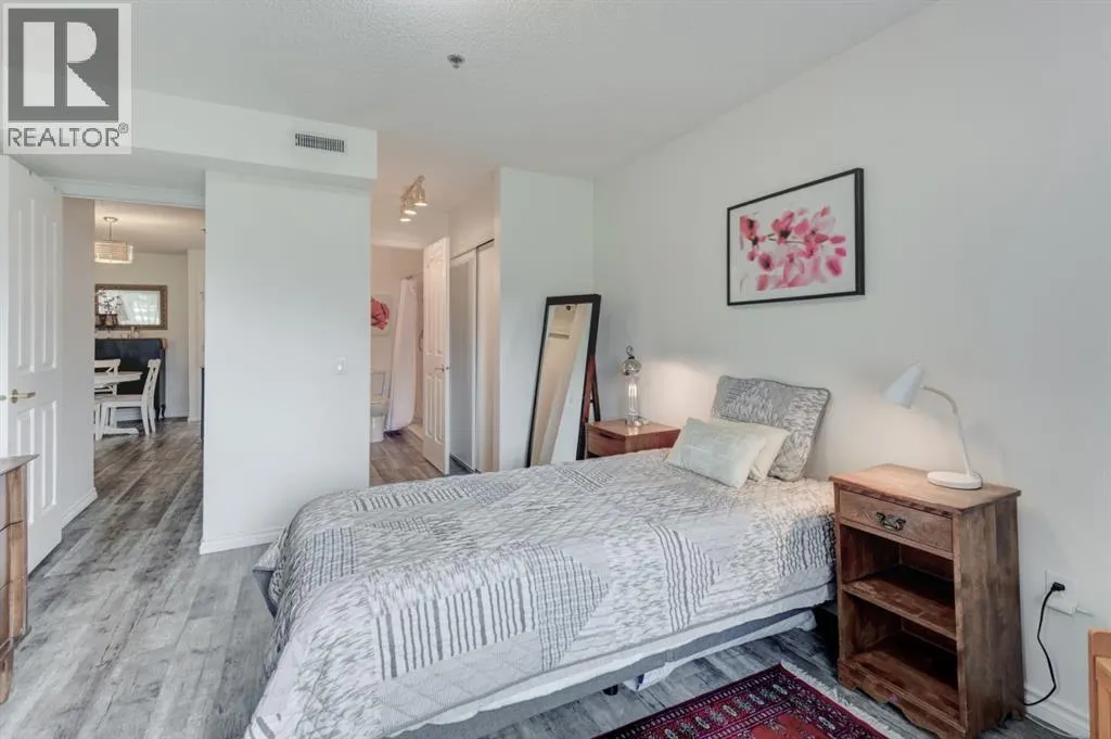 1114, 1818 Simcoe Boulevard SW