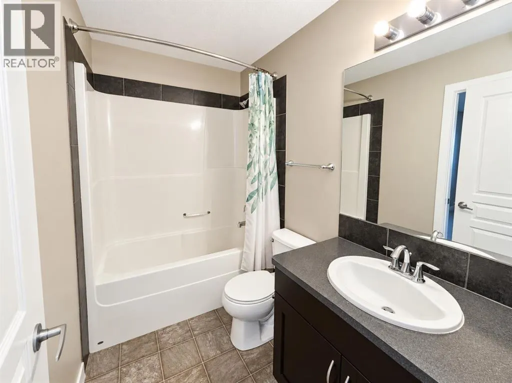 7, 205 Silkstone Road W