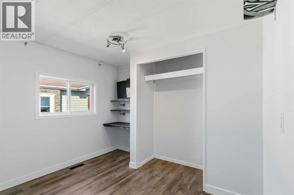 240 Grandview Crescent