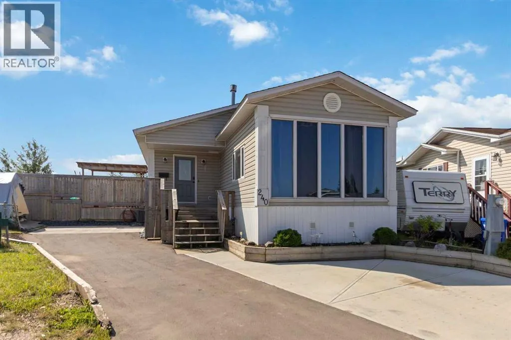 240 Grandview Crescent
