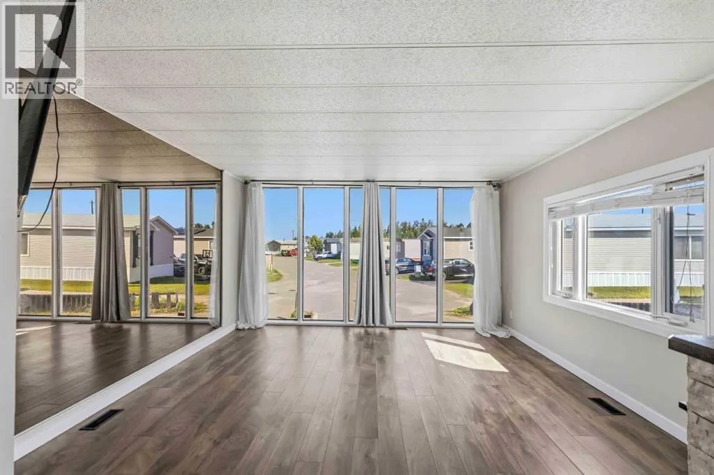 240 Grandview Crescent