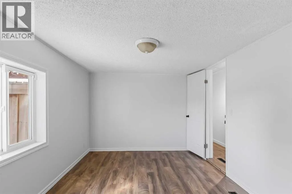 240 Grandview Crescent