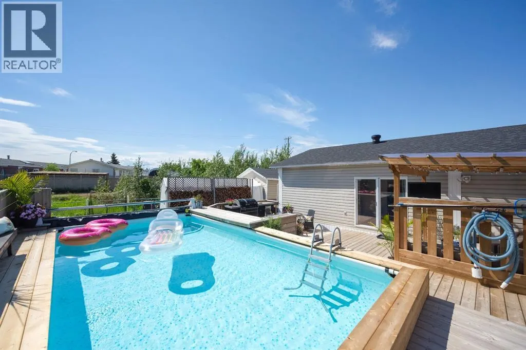 240 Grandview Crescent