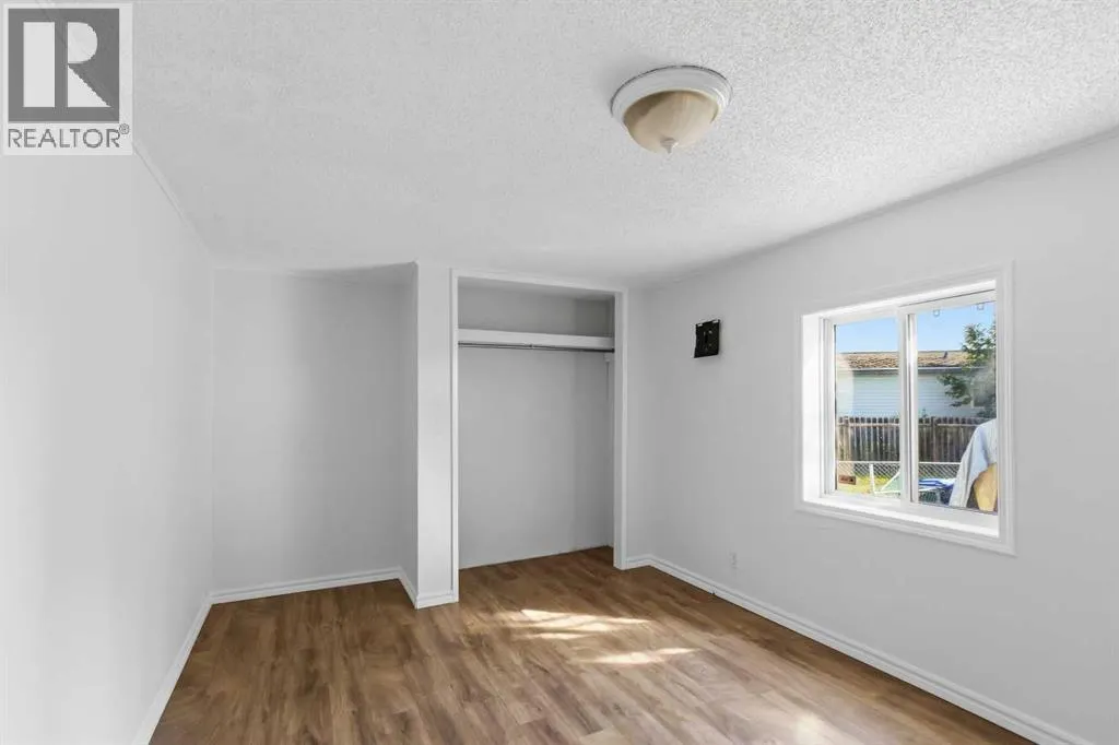 240 Grandview Crescent
