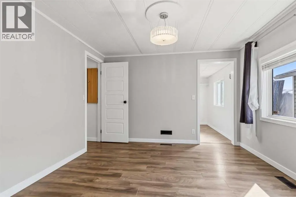 240 Grandview Crescent